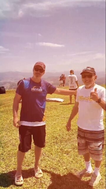 Mais uma quarta-feira clássica no paraíso do voo livre! 

Duas grandes referências que fazem parte da história e continuam escrevendo novos voos: Luciano Alamir e Daruich Tannus.
Lendas vivas da Asa Delta, em mais um dia épico de voo! 🪂

#APVL #voolivre #porciúncula #paraísodovoolivre #asadelta #paraglider #lifestyle #gratidãonasalturas